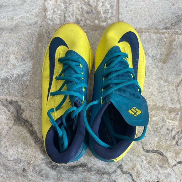 Nike Yellow and Blue Tennis Shoe Size 4.5Y - Picture 3 of 4